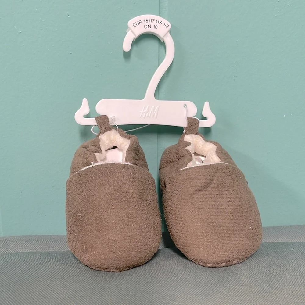BNWT H&M BROWN ULTRA SUEDE COZY BABY BOOTIE SLIPPERS/CRIB SHOES SIZE 1-2  3-6M